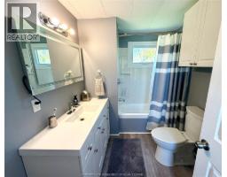 29 Russell STREET - 8