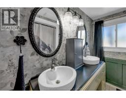 138 Vanier DRIVE - 34