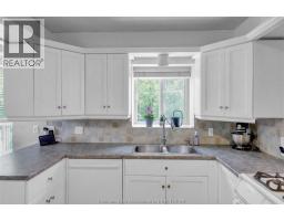 10 Van Allen AVENUE UnitNo. 201 - 25