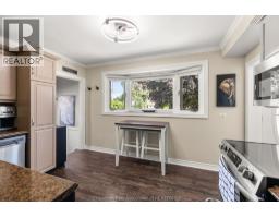 23 Queensway DRIVE - 15