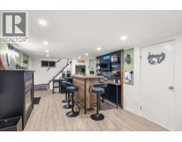 23 Queensway DRIVE - 19