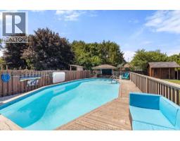 23 Queensway DRIVE - 27