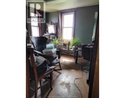 221 HOLT LINE - 8