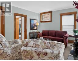 15 Ellwood AVENUE - 13