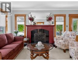15 Ellwood AVENUE - 15