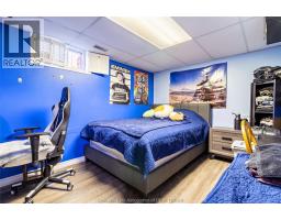 6 BIDDELL AVENUE - 32