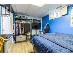 6 BIDDELL AVENUE - 33