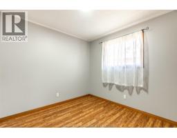 12 LANSDOWNE AVENUE - 17