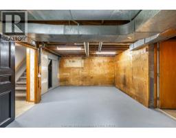 12 LANSDOWNE AVENUE - 26