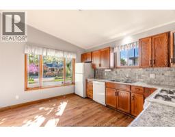12 LANSDOWNE AVENUE - 8