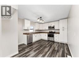 864 MCNAUGHTON AVENUE East - 22