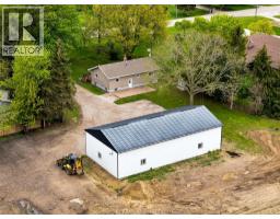 864 MCNAUGHTON AVENUE East - 3