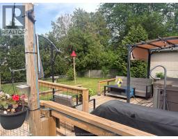 46 OTTAWA DRIVE - 13