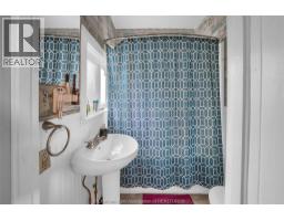 185 Thames STREET - 39
