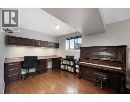 67 Azar AVENUE - 26
