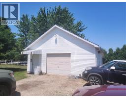 696 CAMERON ROAD - 24