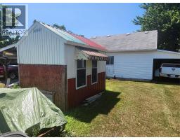 696 CAMERON ROAD - 27
