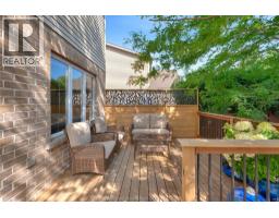 32 Sherwood COURT - 44