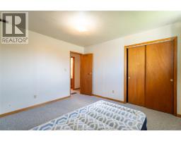 16 ARTHUR DRIVE - 20