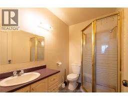 16 ARTHUR DRIVE - 32