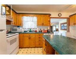 16 ARTHUR DRIVE - 8
