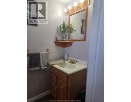 16 Donalda DRIVE - 16