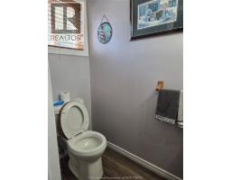 16 Donalda DRIVE - 17