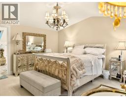 301 VICTORIA AVENUE - 25