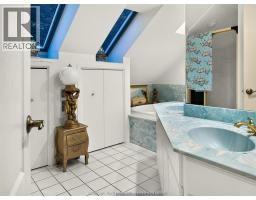 301 VICTORIA AVENUE - 28
