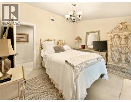 301 VICTORIA AVENUE - 31