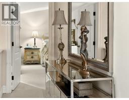 301 VICTORIA AVENUE - 32