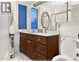 301 VICTORIA AVENUE - 34