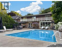 301 VICTORIA AVENUE - 39