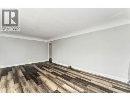 864 MCNAUGHTON AVENUE East - 9