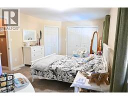 5 Bernard AVENUE East - 6