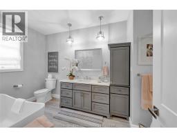 21267 Adams CRESCENT - 37