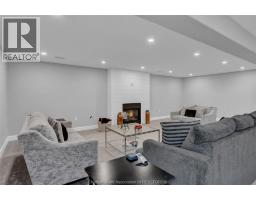21267 Adams CRESCENT - 44