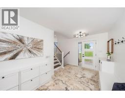 5583 Carriage ROAD - 5