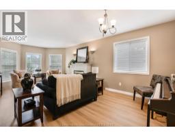 34 Queensway DRIVE - 11