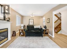 34 Queensway DRIVE - 14