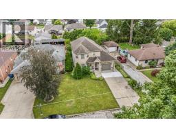 34 Queensway DRIVE - 2