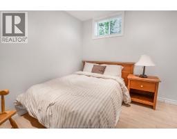 34 Queensway DRIVE - 36