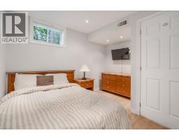 34 Queensway DRIVE - 37