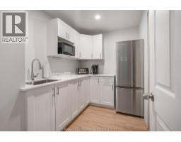 34 Queensway DRIVE - 38