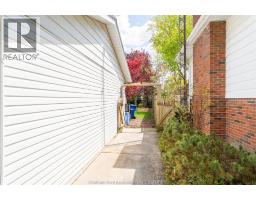 434 Dora DRIVE - 34