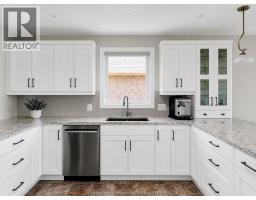 19 Stonegate WALK - 13
