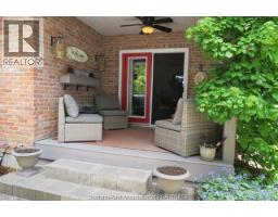 8 CHRISTINA PLACE - 34