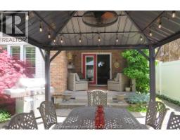 8 CHRISTINA PLACE - 40