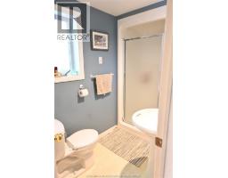 5 Bernard AVENUE East - 26