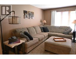 5 Bernard AVENUE East - 3